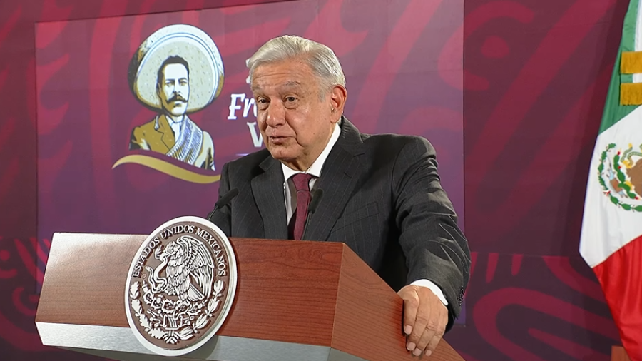 'Nunca hablé con él pero lo respeto', dice AMLO sobre fotomontaje con Hugo Chávez