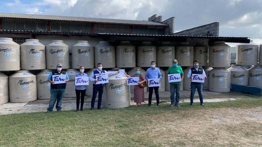 Contin&uacute;a la venta de tinacos subsidiados para combatir desabasto de agua en Victoria