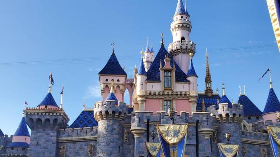 California reduce restricciones, permitirá reapertura de parques Disney