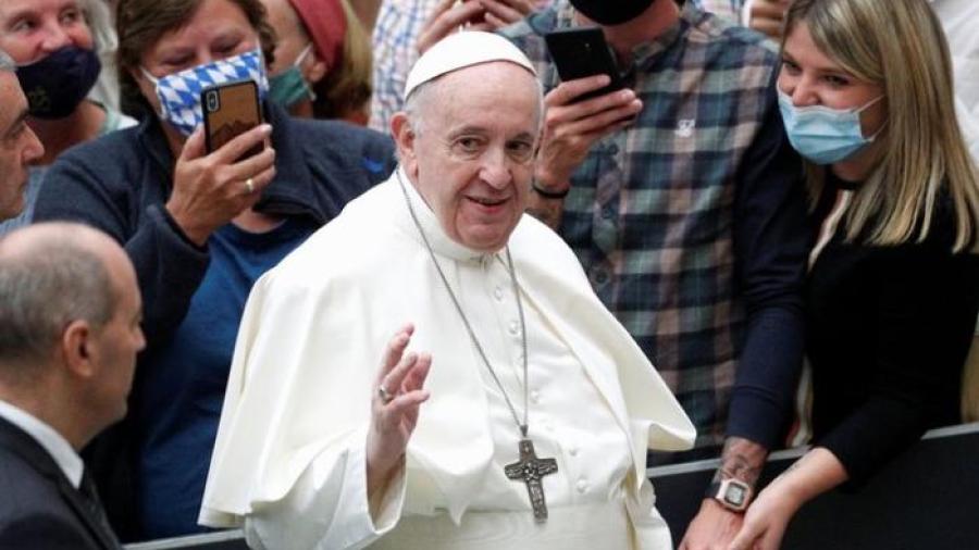El Papa Francisco aparece sin cubrebocas en audiencia general