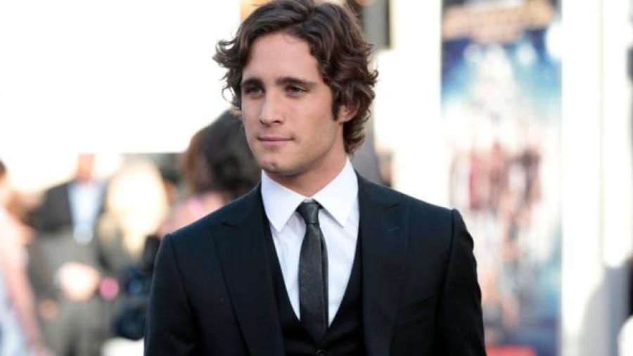 Diego Boneta ya comenzó a trabajar en su papel para ser Luis Miguel