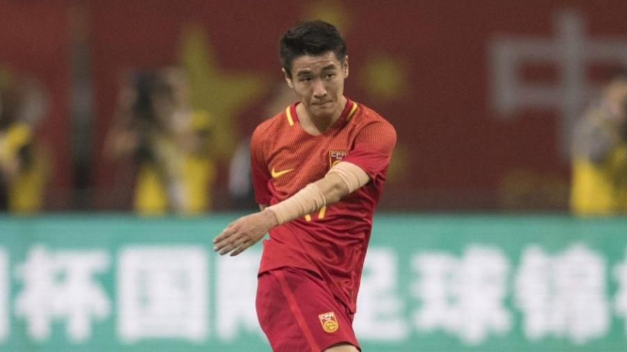 Jugadores chinos son obligados a cubrir sus tatuajes