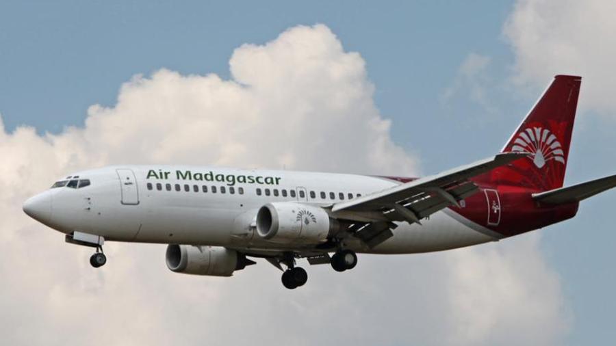 Joven se suicida al lanzarse de un avión
