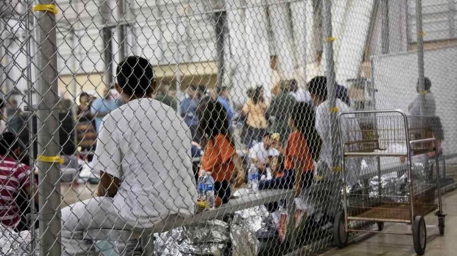 EU anuncia regla para extender el tiempo de detención de niños migrantes