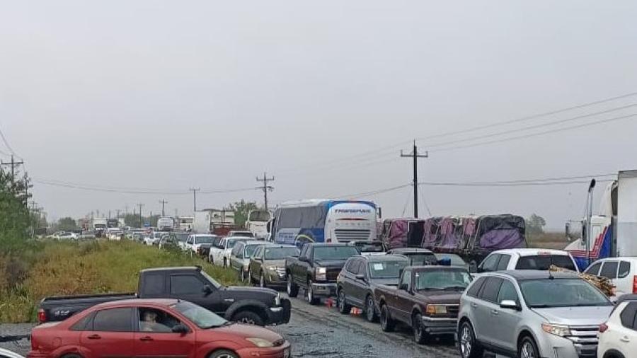 Retrasos de hasta 4 horas en autobuses por bloqueos en Tamaulipas