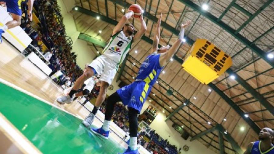 Caen Aguacateros en su visita ante Capitanes