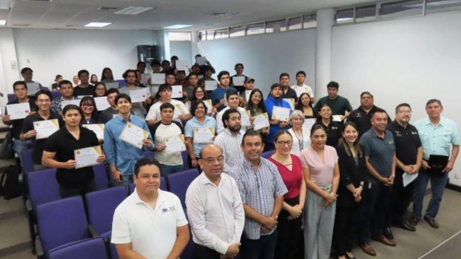 Obtienen estudiantes de la UPV certificaciones internacionales