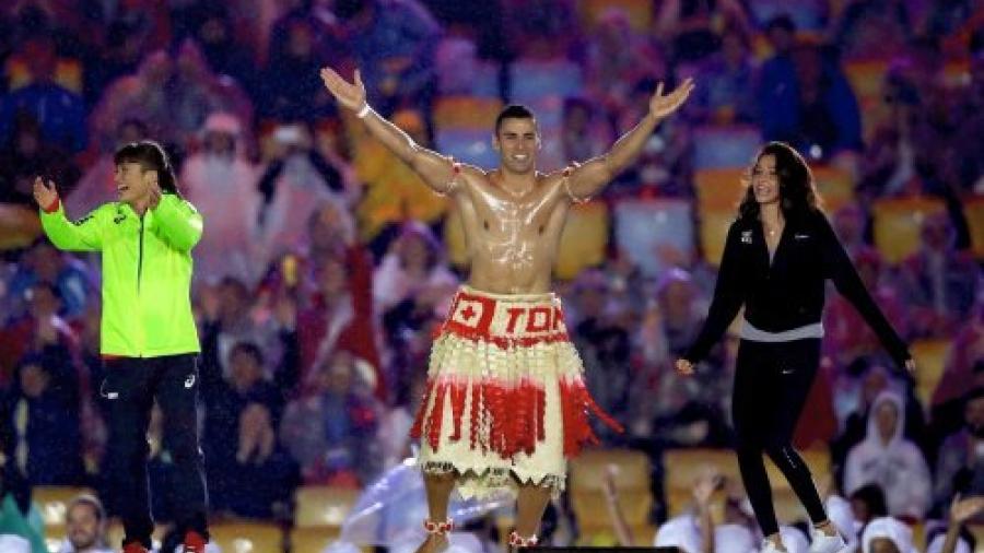 El abanderado de Tonga asistirá a los JJ.OO. de Invierno