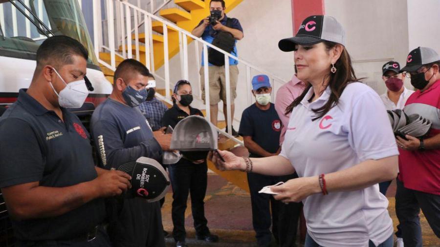 Carmen Lilia reitera su apoyo a los Bomberos