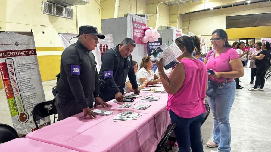 Guardia Estatal de Género se suma al “Mes Rosa” en diferentes municipios