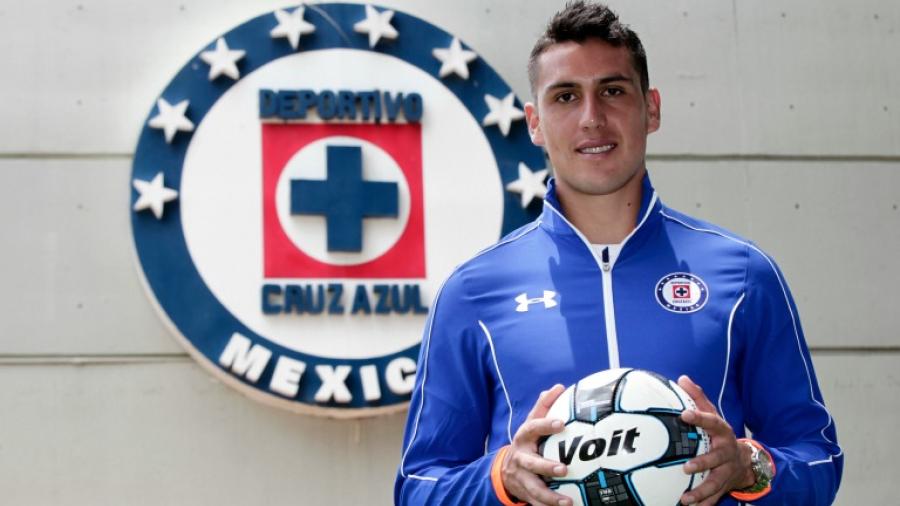 Enzo Roco dejaría Cruz Azul para regresar a Chile