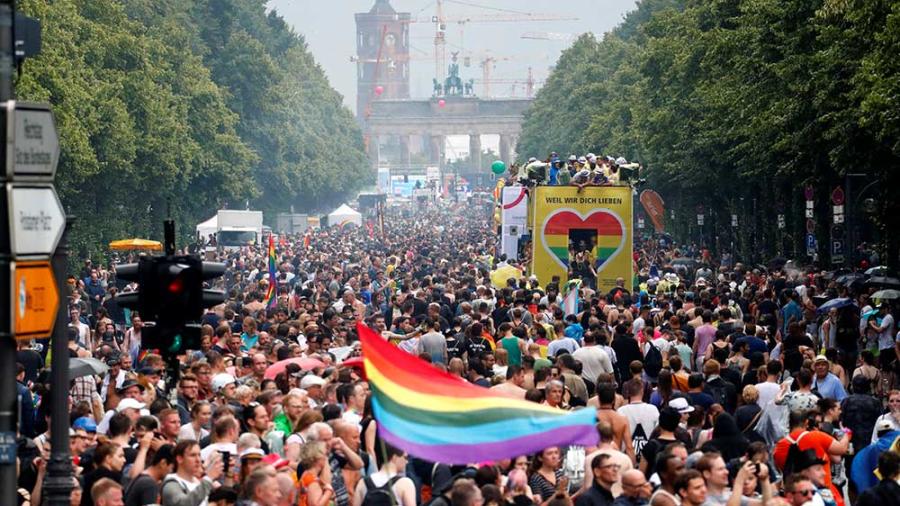 Miles de personas asiste a festival en Berlín