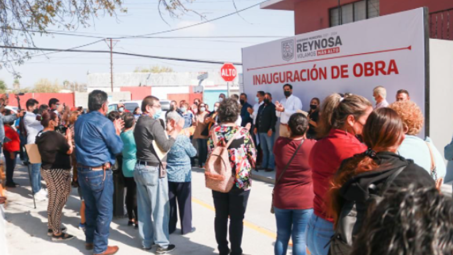 Beneficia R. Ayuntamiento a la colonia El Anhelo con pavimento hidráulico