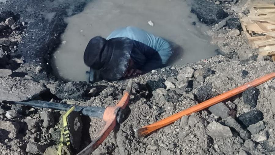 Atendió COMAPA fuga de agua potable en la colonia Los Muros