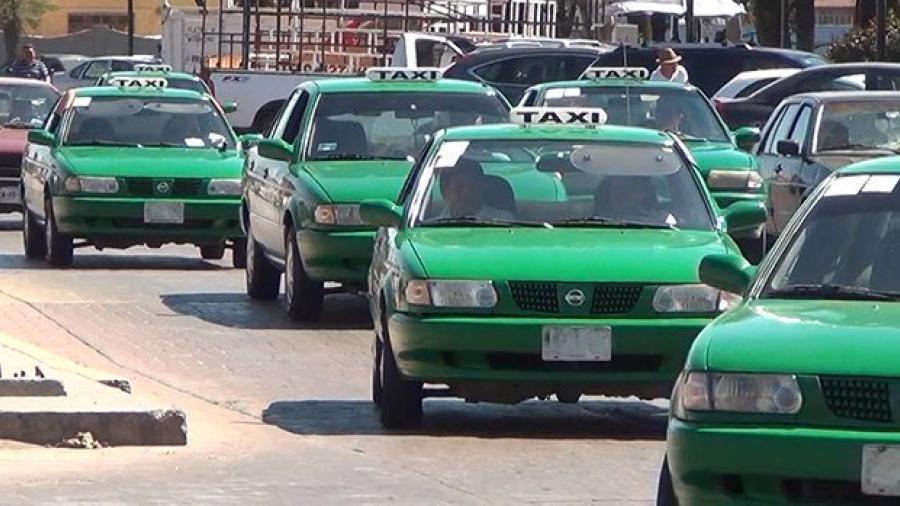 Taxistas de Guanajuato protestan contra Uber