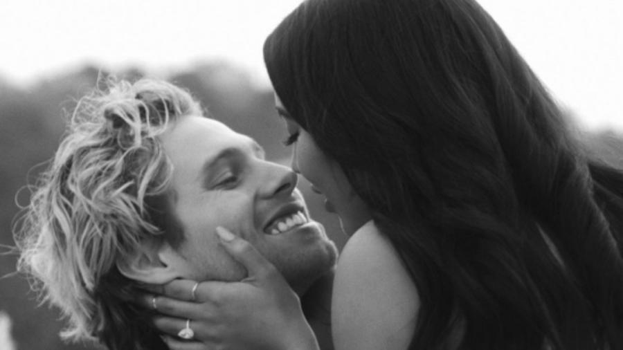 ¡Hay boda! Luke Hemmings se compromete con Sierra Deaton