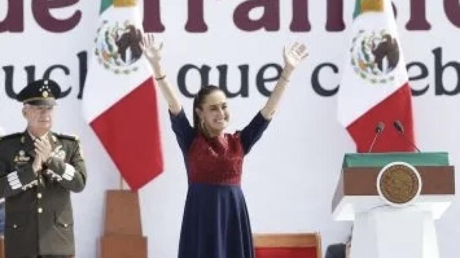 Sheinbaum celebra siete años de la 4T y anuncia sistema de salud universal