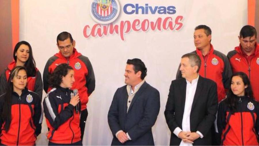 Chivas femenil recibe reconocimiento