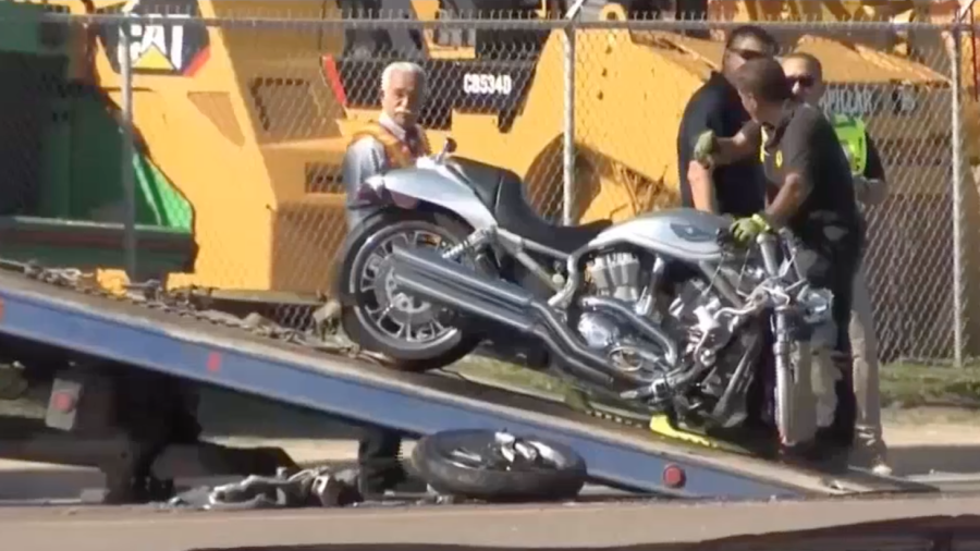 Motociclista pierde la vida tras choque con camión