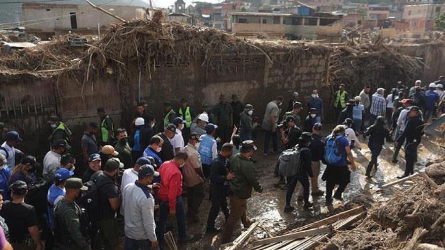 Suben a 54 los muertos y bajan a ocho los desaparecidos por deslave en Venezuela