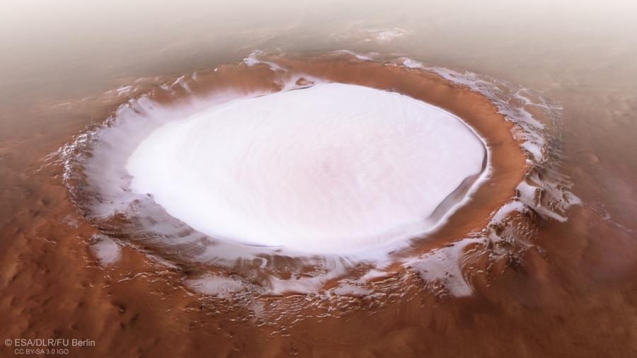 Hallan cráter cubierto de hielo en Marte