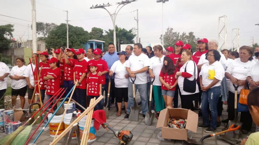 Limpieza en Parques de Bienestar involucra a sociedad y gobierno