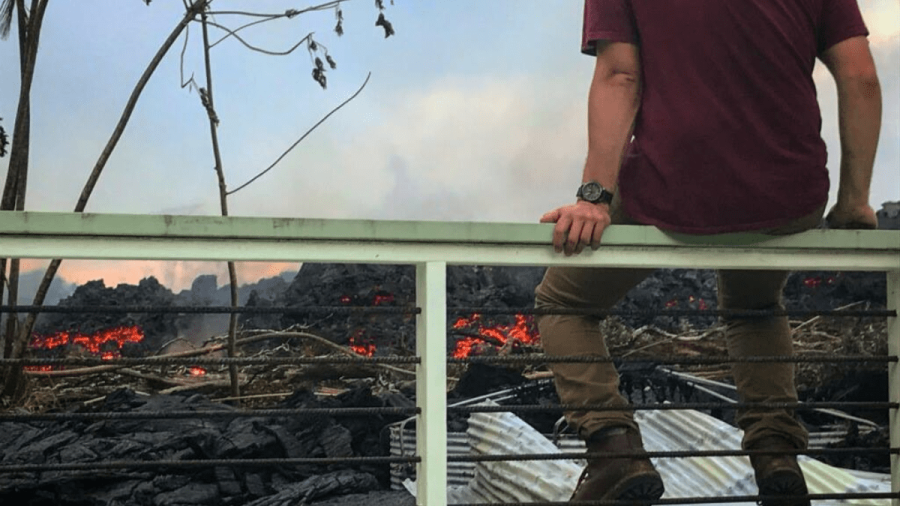 Cerca de una docena de personas se encuentran rodeadas de lava, en Hawái