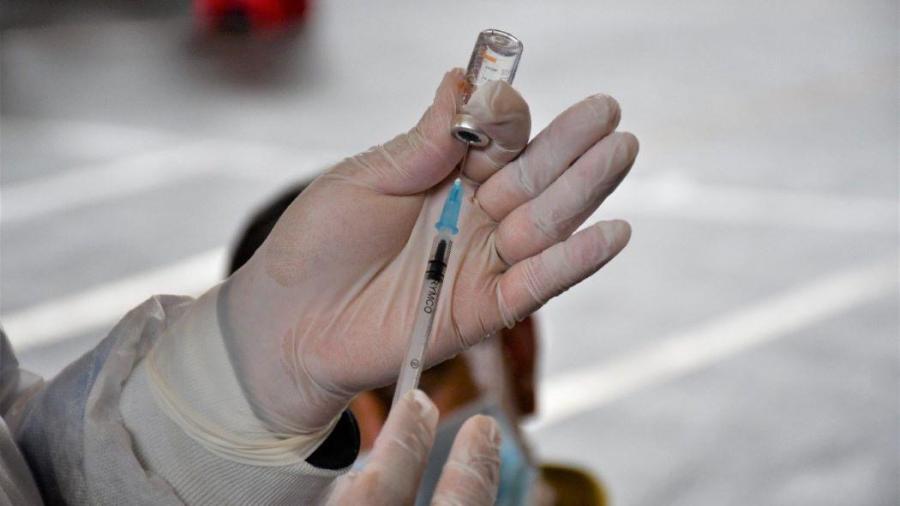 FDA autoriza segunda dosis de refuerzo de la vacuna contra el covid-19