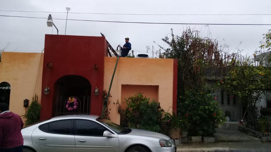 Abastecen pipas con agua a colonias y ejidos