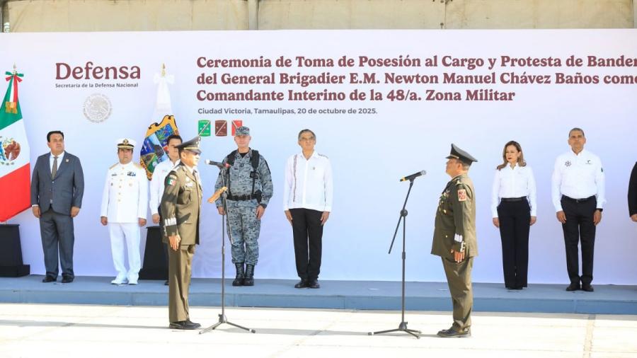 Asiste gobernador Américo Villarreal a toma de protesta del comandante interino de la 48 Zona Militar