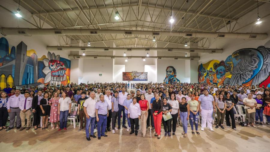 Exitosa entrega de documentos para Becas de Titulación 2024 con más de 1,500 beneficiarios