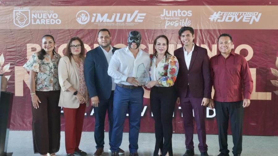 Reconoce Alcaldesa Carmen Lilia Canturosas a jóvenes destacados de Nuevo Laredo 