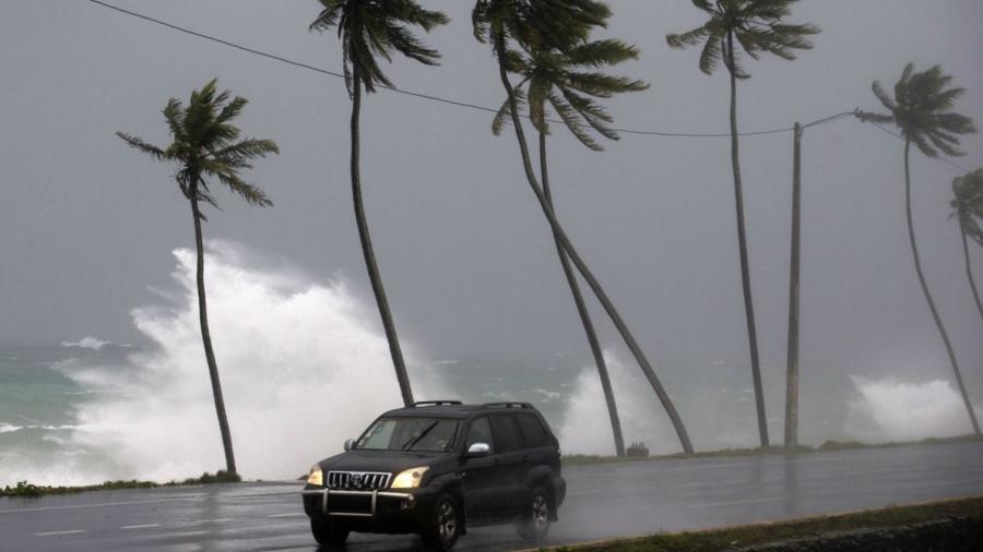 Huracán María golpea a Islas Turcas, Caicos y Bahamas
