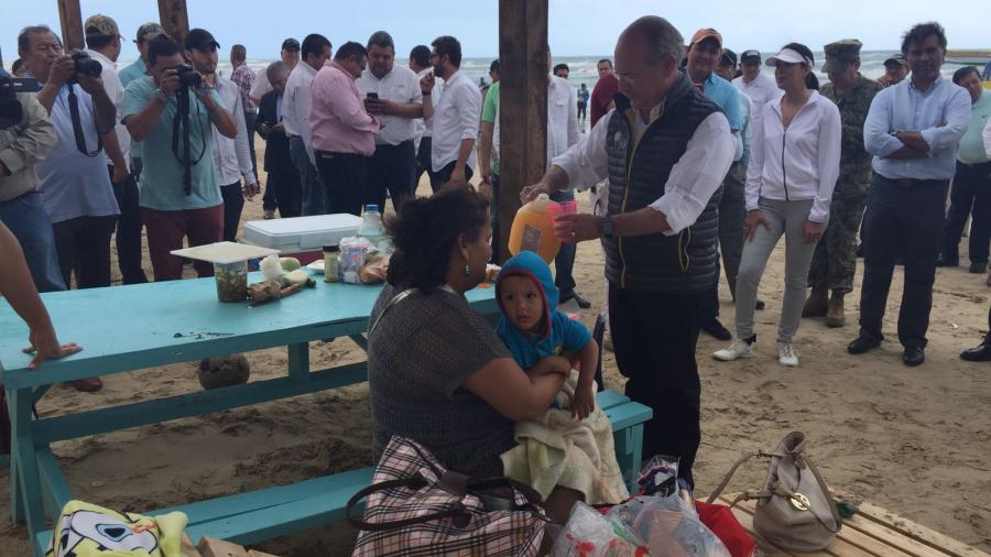 Chuchín convive con los turistas 