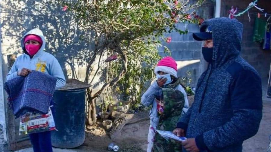 DIF Reynosa llevó cobijas y diversos apoyos a las familias de la Colonia Vientos de Cambio 