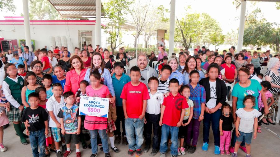 Realiza DIF quinta entrega "Apoyando tu futuro"