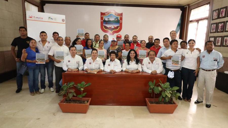 Reconocen participación a comerciantes en el "Festival de la Torta"