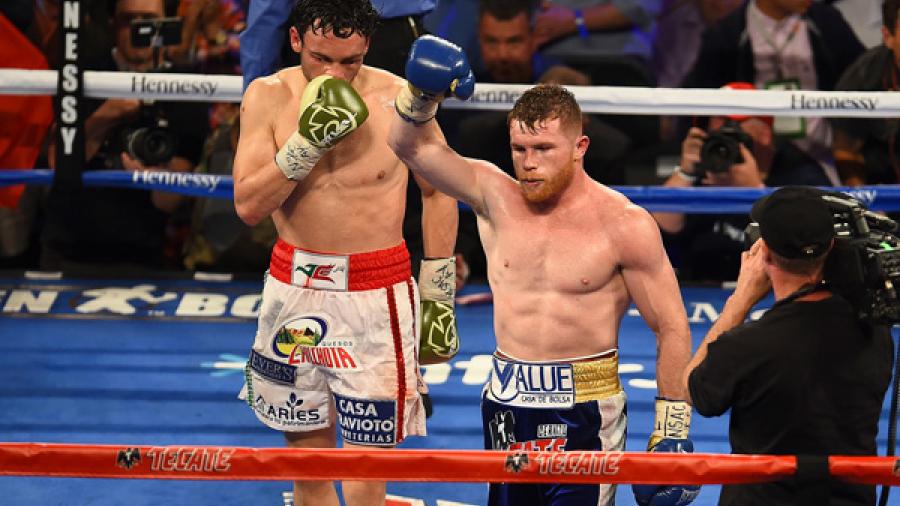 Decisión unánime de jueces da victoria a "Canelo" frente a Chávez Jr