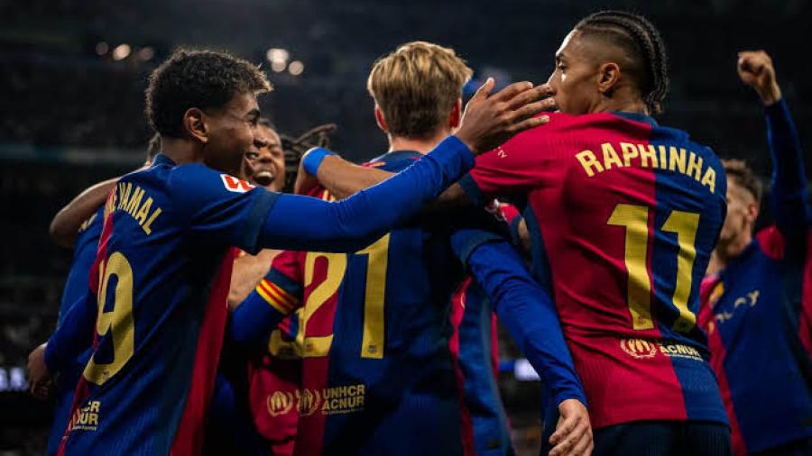 Barcelona vence al Real Madrid y acaricia título de LaLiga