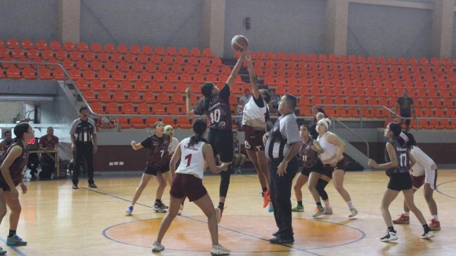 Inicia Liga Estatal INDE de Basquetbol con participación de 70 equipos