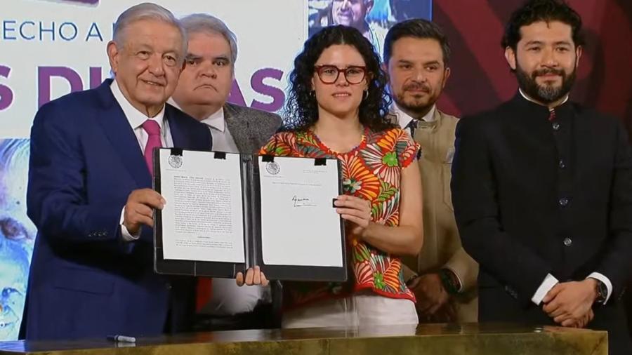 AMLO firma decreto para la creación del Fondo de Pensiones para el Bienestar