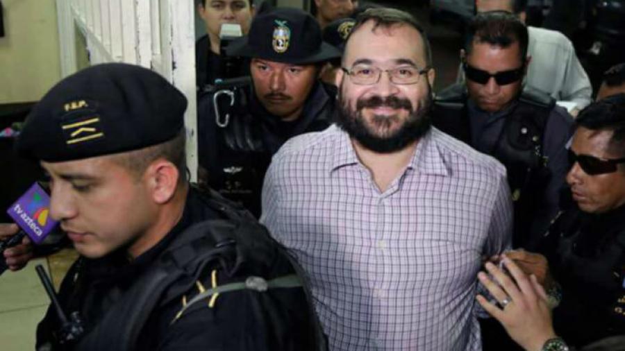 Suspenden órdenes de aprehensión contra Javier Duarte