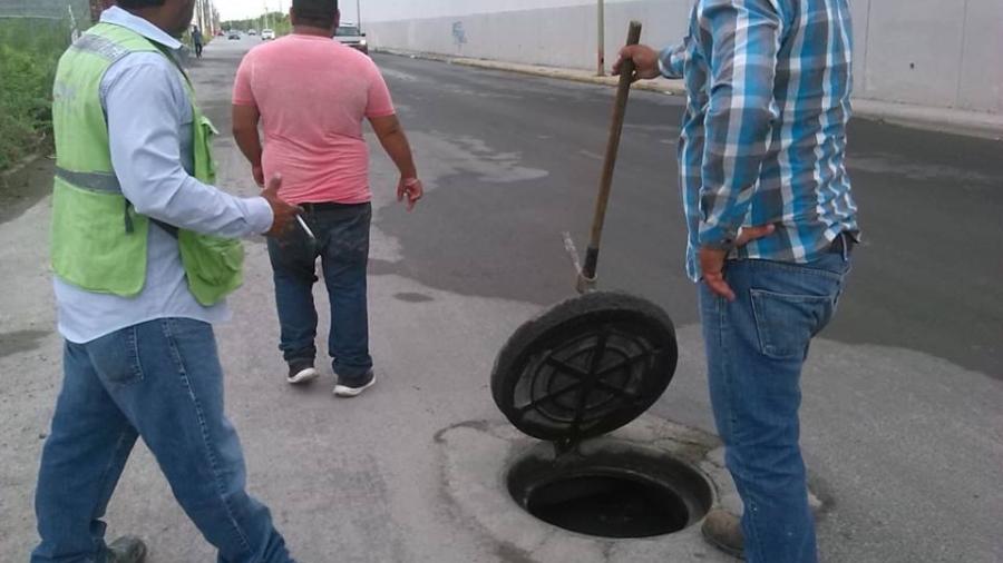 Comapa trabaja con equipo vactor