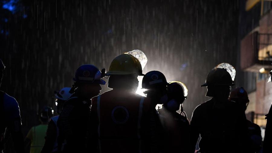 Van 250 muertos tras terremoto en M&eacute;xico