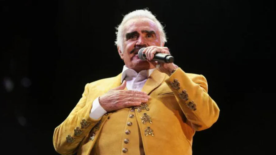 Envía AMLO su pésame tras la muerte de Vicente Fernández 