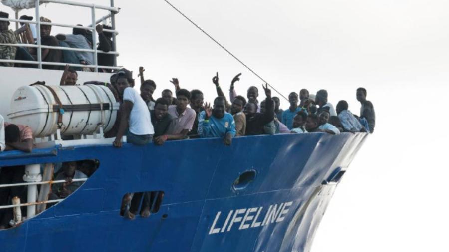 Atracará en Malta nave Lifeline con 234 inmigrantes a bordo