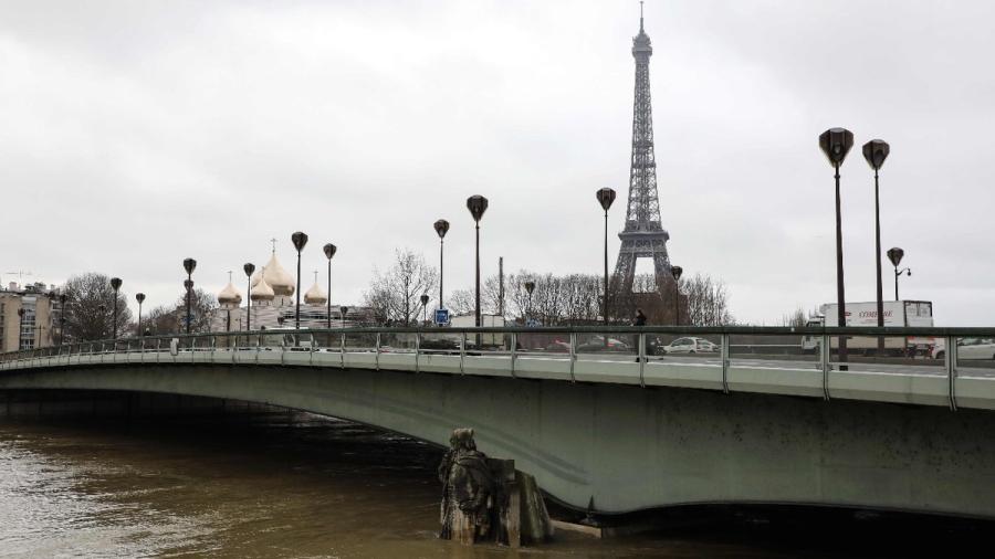 Sigue la alerta en París por la crecida del río Sena 
