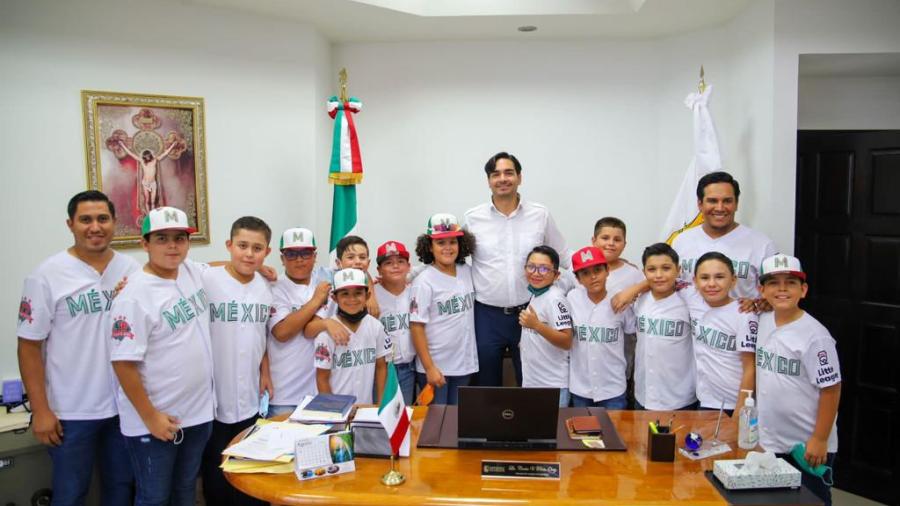 Recibió Carlos Peña Ortiz a peloteritos representantes de Reynosa en Puerto Rico 