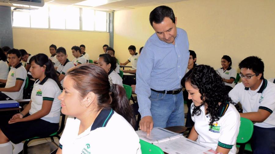 Egresados del CONALEP del estado serán incorporados al SNE 