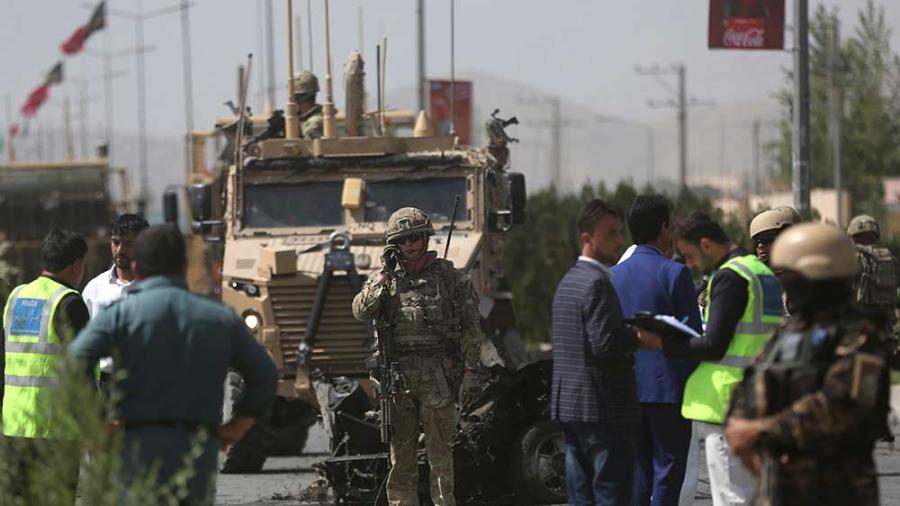 Atacan convoy de OTAN dejando varios heridos
